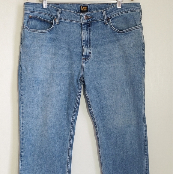 Lee Men's Regular Fit Blue Jeans - Picture 1 of 6